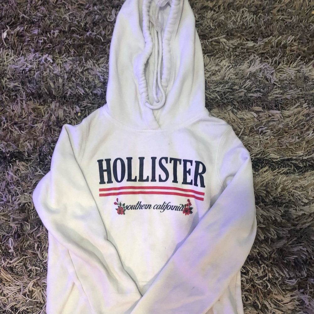 White hollister sweatshirt